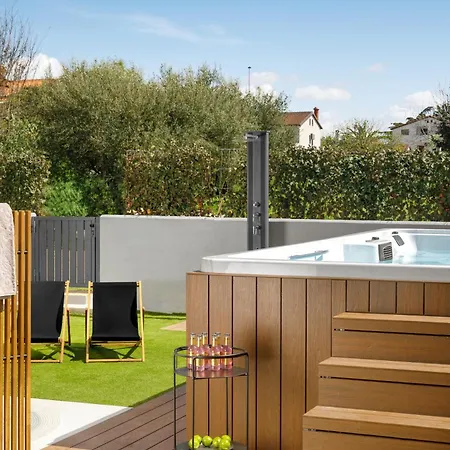 Casa Bella Vita - 3 Bedrooms,Large Private Swim Spa And Entertainment Room Holiday home *