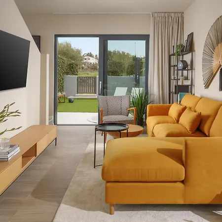 Casa Bella Vita - 3 Bedrooms,Large Private Swim Spa And Entertainment Room Holiday home *